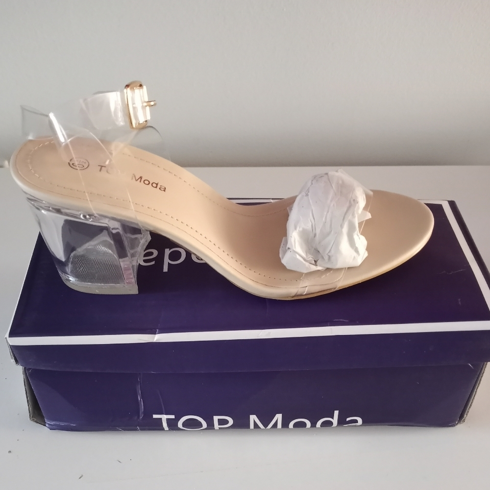 Clear Sandle